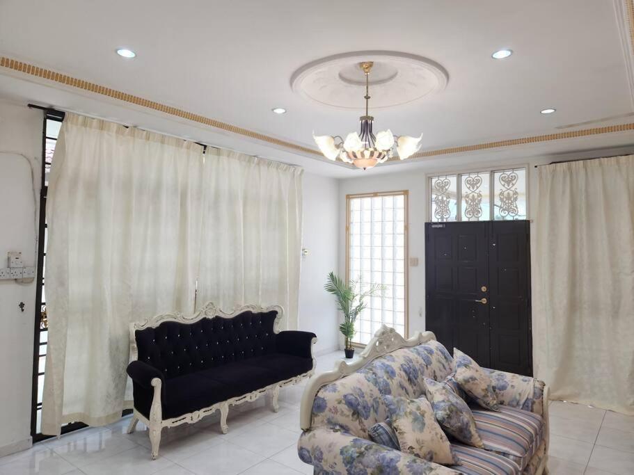 5 Min To Town 6br Pasir Puteh 6br 26pax Mahjong Rumah percutian