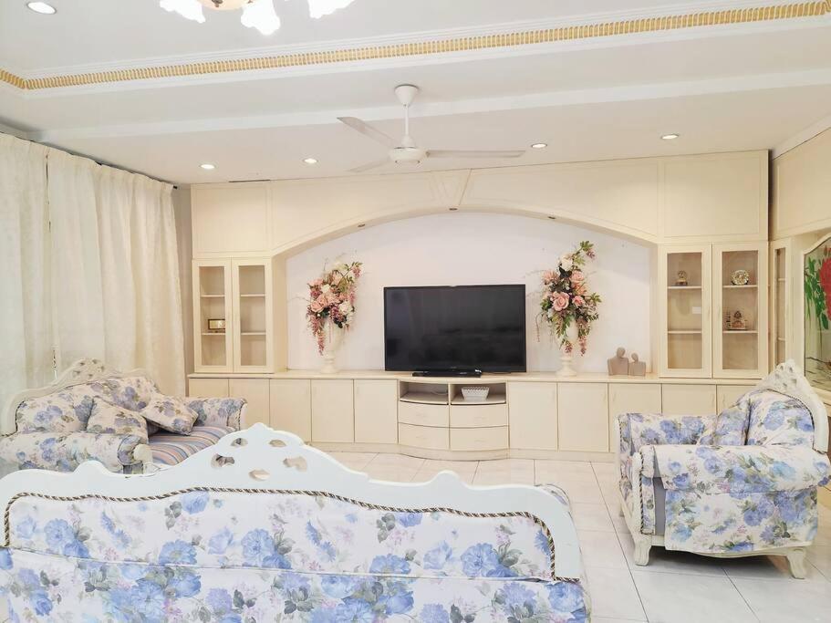 Rumah percutian 5 Min To Town 6br Pasir Puteh 6br 26pax Mahjong *