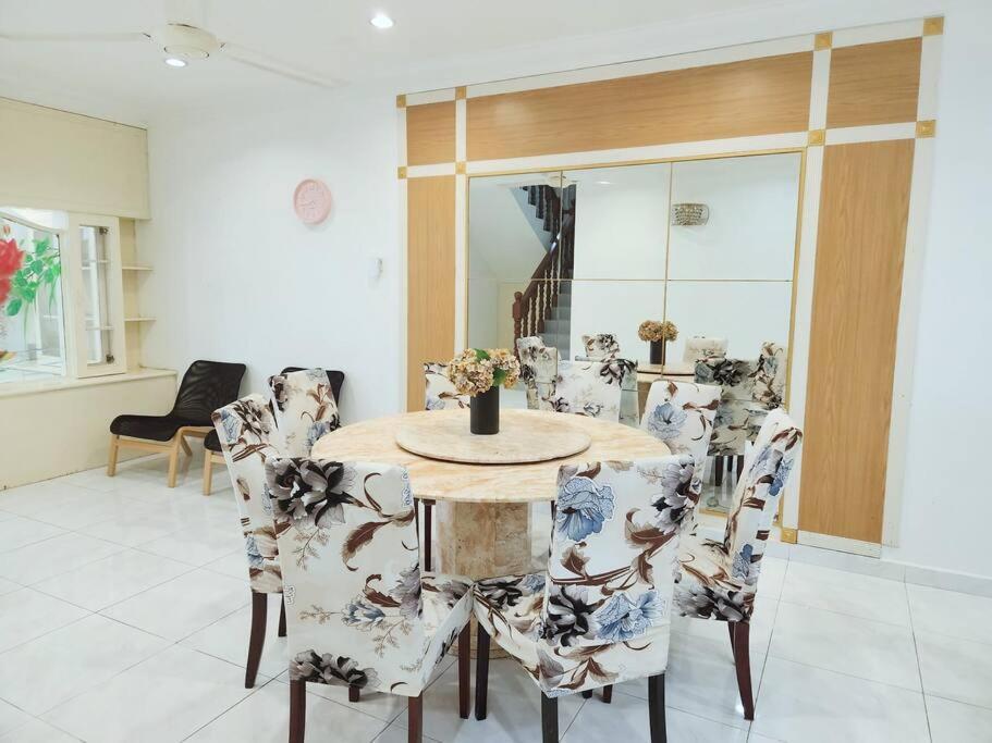 Rumah percutian 5 Min To Town 6br Pasir Puteh 6br 26pax Mahjong Ipoh