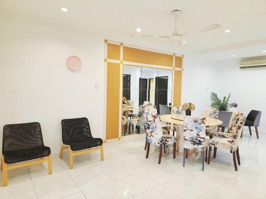 5 Min To Town 6br Pasir Puteh 6br 26pax Mahjong Ipoh