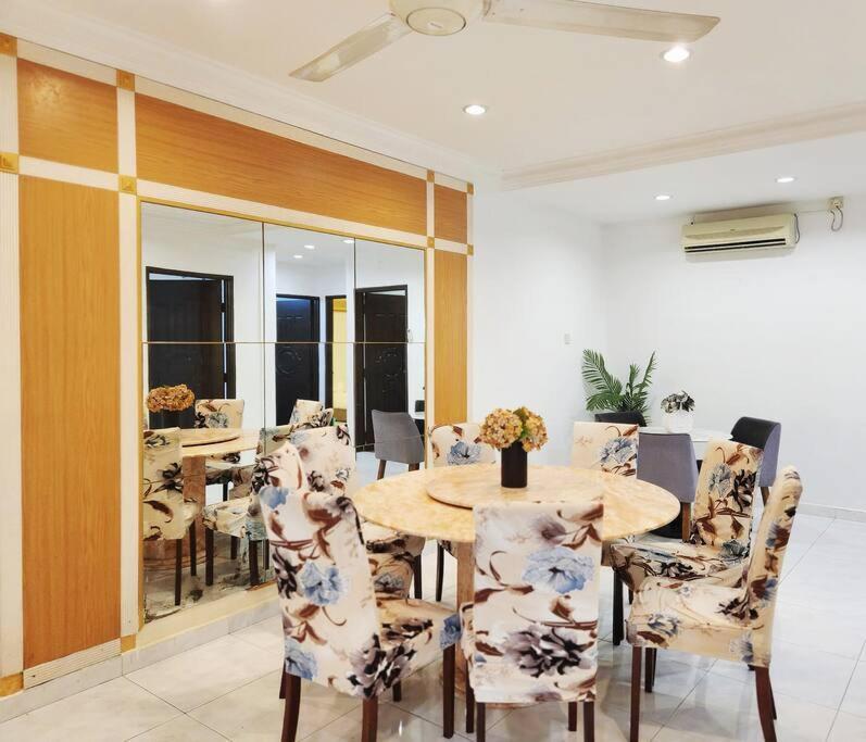 5 Min To Town 6br Pasir Puteh 6br 26pax Mahjong *