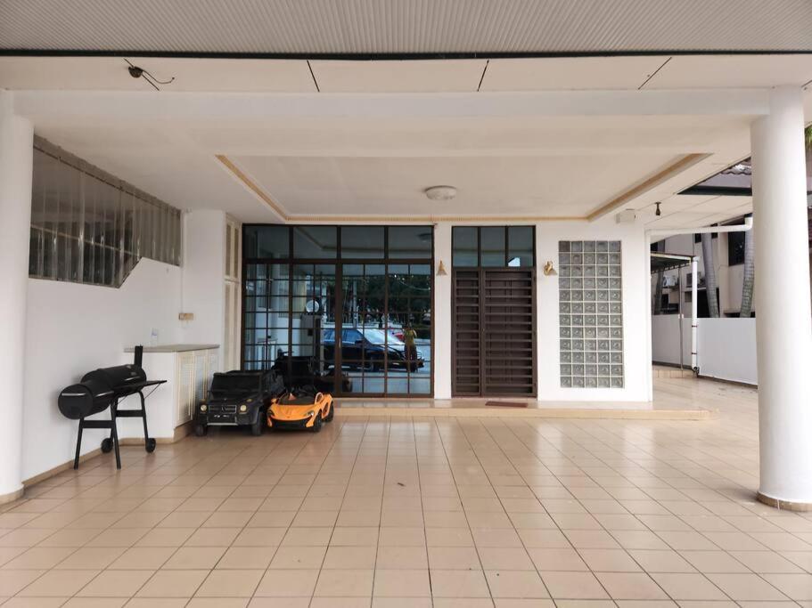Rumah percutian 5 Min To Town 6br Pasir Puteh 6br 26pax Mahjong *